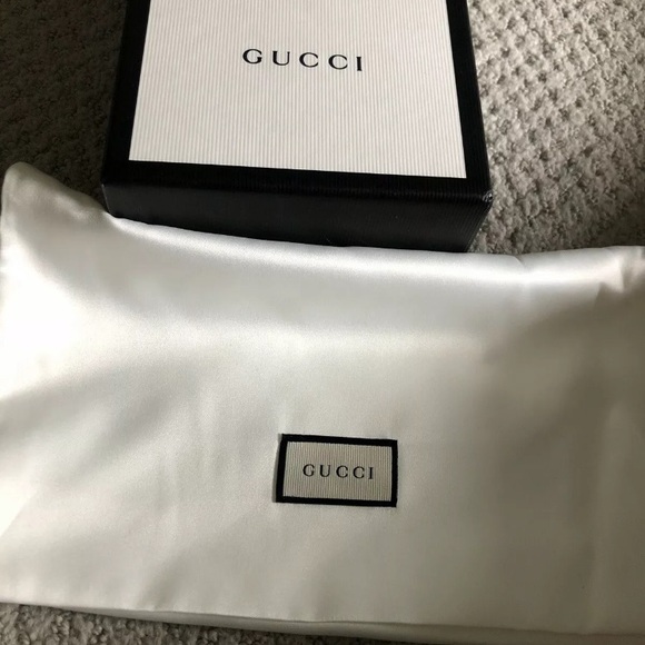 Gucci zip around bee wallet new in box - Picture 4 of 6